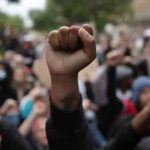 Au 75e jour du soulèvement, manifestations nocturnes dans tout l’Iran