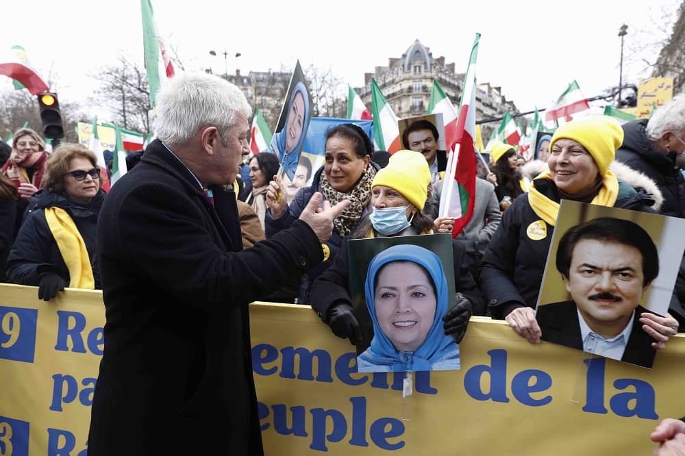 John Bercow : Nous détestons les régimes du Shah et des mollahs, nous soutenons le peuple et la résistance iranienne