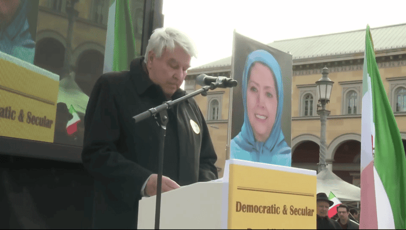 Reportage en direct : Grand rassemblement d'Iraniens à Munich- Non au Shah Non aux Mollahs
