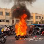 Au 139e jour du soulèvement, manifestations nocturnes à Abdanan et incendie de symboles du pouvoir