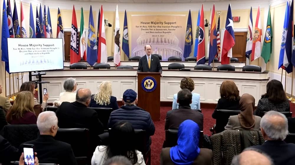 La majorité de la Chambre des représentants des États-Unis présente la résolution H.Res 100 en faveur d'un changement de politique à l'égard de l'Iran