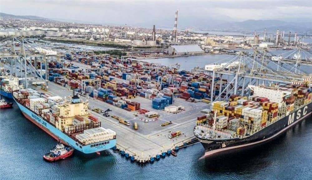 L'économie iranienne se contracte alors que les réseaux de contrebande d'État prospèrent 