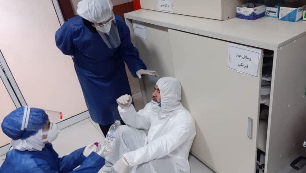 La pénurie alarmante d'infirmières en Iran met en lumière la crise des soins de santé dans les hôpitaux