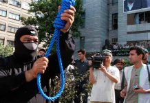 Iran : Exécution de trois prisonniers mercredi et condamnation à mort de deux prisonniers politiques