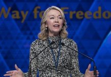 La canadienne Candice Bergen : nous sommes solidaires de ces courageuses iraniennes qui luttent pour un changement de régime