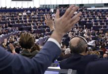 Les eurodéputées font pression pour que le CGRI soit inscrit sur la liste des organisations terroristes