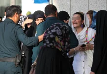 Iran : controverses autour d’un plan pour l’application forcée du hijab