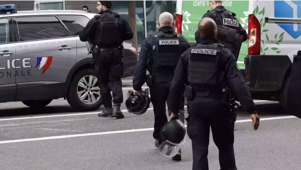 Les médias d’État rapportent l’arrestation d’un agent iranien en France