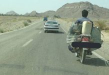 La dure réalité des porteurs de carburant dans la province iranienne du Sistan-et-Baloutchistan