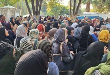 Manifestations de retraités, d’enseignants et de travailleurs contre la crise économique