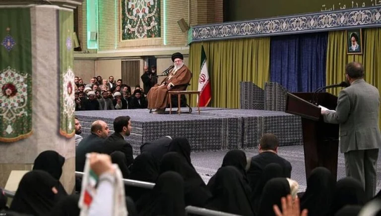 Le discours de crise de Khamenei met en évidence le déclin du pouvoir au milieu des revers stratégiques