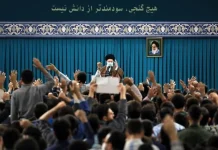 Iran: Khamenei refuse les négociations et redouble d’hostilité