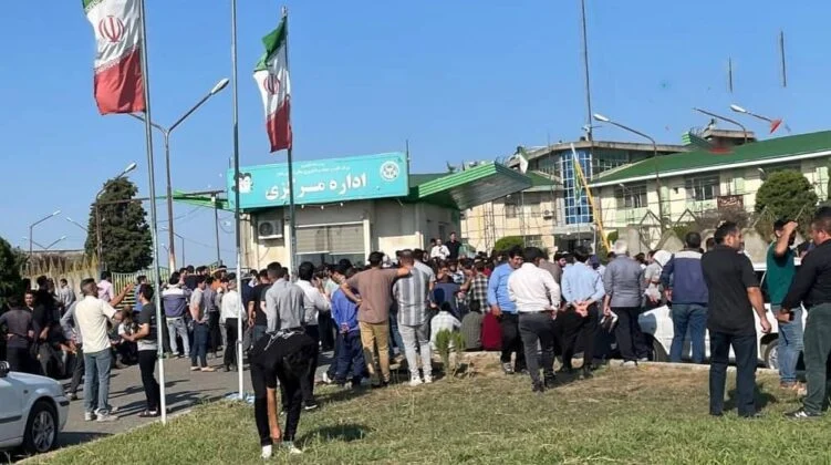Manifestations en Iran : Agriculteurs, ouvriers et familles de prisonniers politiques réclament justice
