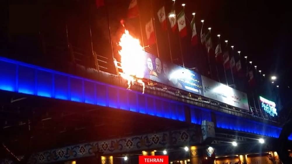 Iran : 15 Opérations de la jeunesse rebelle à Téhéran et dans 12 autres villes