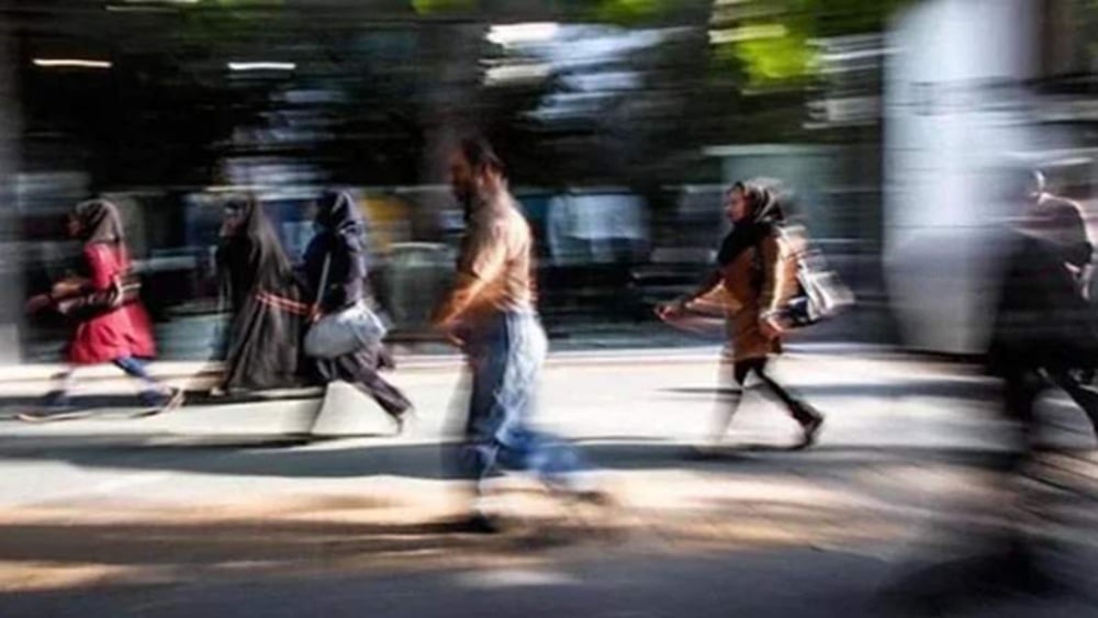 La jeunesse de la classe moyenne iranienne plongée dans la pauvreté face à l'effondrement économique