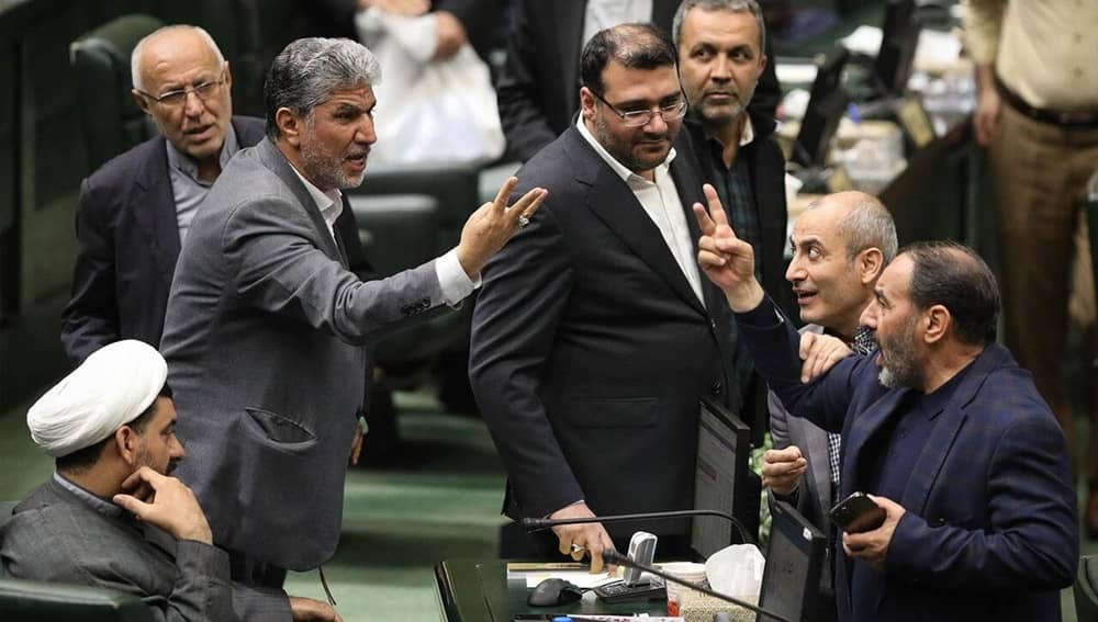 L'emprise de Khamenei sur le pouvoir s'effrite dans un contexte d'intensification des guerres de factions