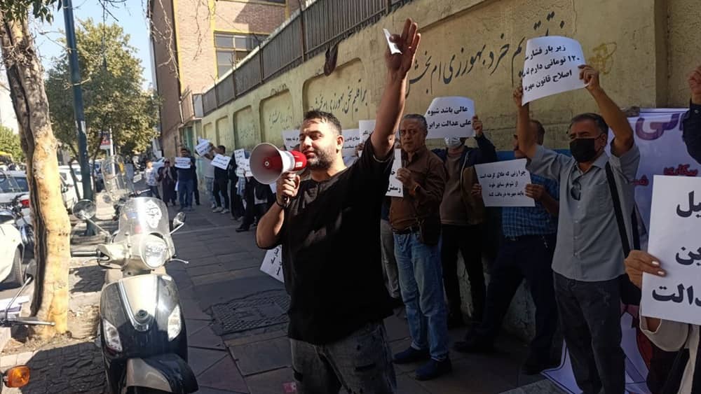 Enseignants, boulangers et travailleurs du pétrole mènent des manifestations dans plusieurs villes iraniennes