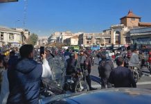 Deuxième jour de grève paralysant le Grand Bazar de Téhéran, la devise atteint un niveau historiquement bas