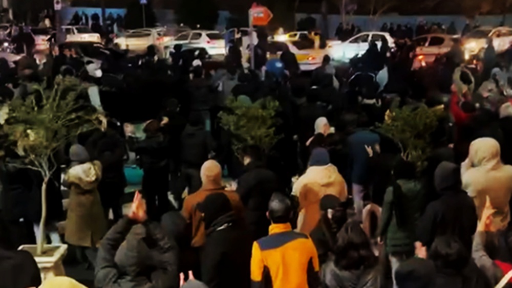 Iran : Massacres à Malekshahi, panique chez Khamenei