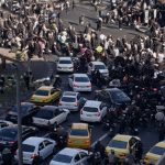 Affrontements entre la jeunesse rebelle et les forces répressives dans des dizaines de villes, le cinquième jour du soulèvement, et la mort de plusieurs insurgés