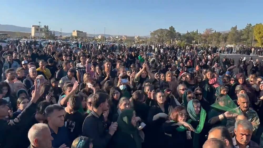 Cérémonies commémoratives pour les manifestants tués : une vague de contestation déferle sur l'Iran