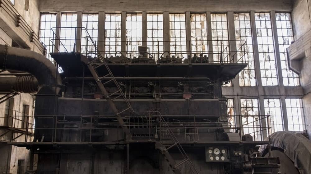 Des usines fermées aux salles de classe obscures, la ruine économique de l'Iran présage l'avenir du régime