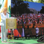 Ambassadrice Carla Sands : « L’avenir de l’Iran ne doit appartenir ni au turban ni à la couronne »