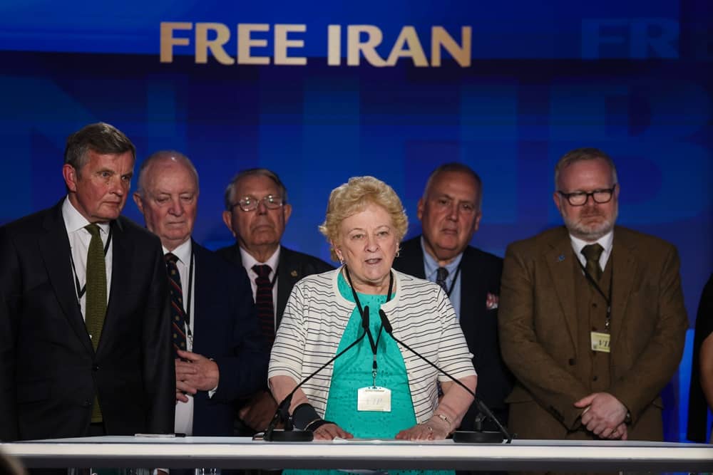 L’« échec de la politique d’apaisement » : la baronne O’Loan condamne l’interdiction de la marche de Paris lors du Sommet mondial Free Iran 2026