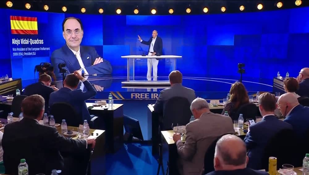  Le Dr Alejo Vidal-Quadras condamne la politique d’apaisement de l’Occident et soutient l’alternative du CNRI lors du Sommet Iran Libre 2026