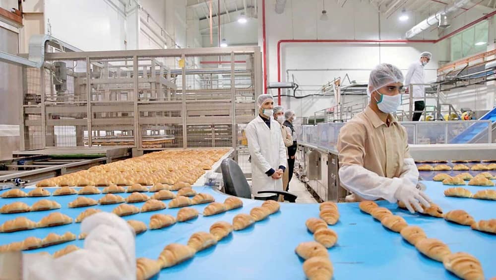 Alors que l’Iran double le prix du pain, une mise en œuvre fragmentée vise à prévenir une « explosion sociale »