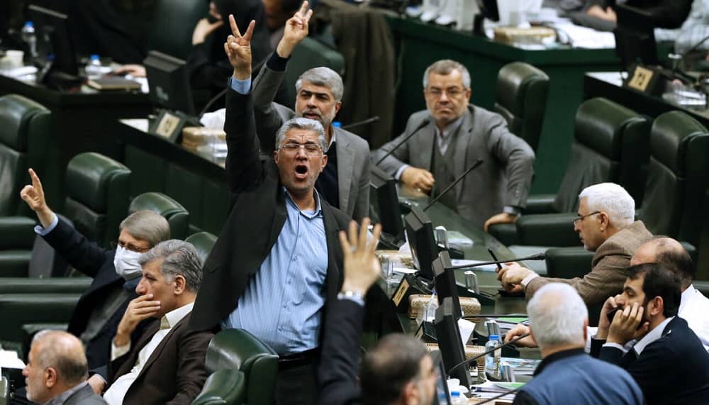 L’effondrement économique et les fuites sur la succession déclenchent une guerre interne au sein de l’élite dirigeante iranienne