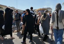 Alors que la guerre reprend et que les infrastructures s’effondrent, la population iranienne, en proie au désespoir, sait qui blâmer