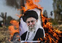 Le bilan sanglant d’Ali Khamenei : Trente-six ans de massacre prendra fin
