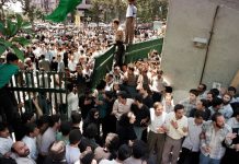 Iran : Du soulèvement des étudiants en 1999, au spectacle des funérailles de Khamenei