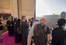 Derrière la mise en scène des funérailles d’Ali Khamenei, un régime miné par ses conflits internes
