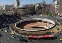 Luttes intestines, effondrement économique et crise de succession : la trajectoire de l’Iran après Khamenei