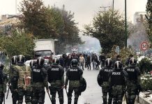 Les manifestations s’étendent en Iran alors que les médias d’État mettent en garde contre des blocages économiques et que la mobilisation des forces de sécurité s’intensifie