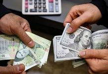 Le dollar franchit la barre des 220 000 tomans : les luttes intestines aggravent la crise en Iran