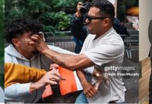 Des voyous pro-chah s’en prennent à l’OMPI lors d’un rassemblement à New York contre le fascisme religieux