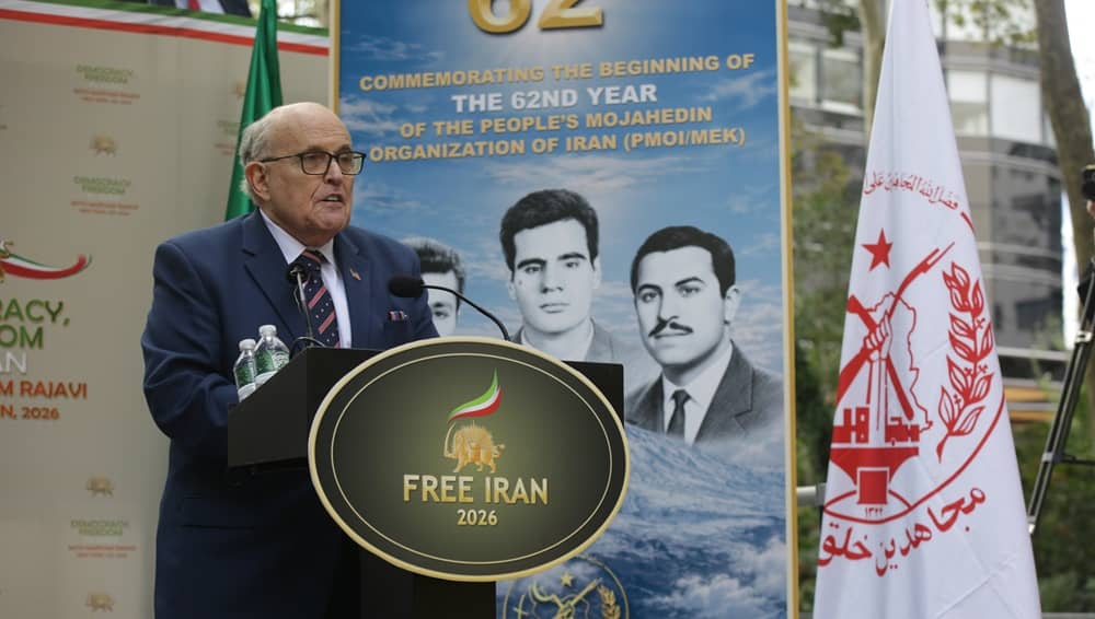 Le maire Giuliani appelle à soutenir le changement démocratique en Iran lors d'un rassemblement devant l'ONU