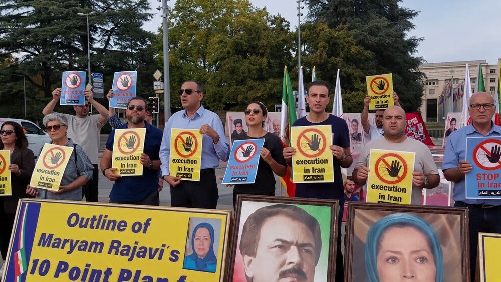 Iran : Au moins dix exécutions le 30 septembre et 4 autres, dont une femme, le 28 septembre