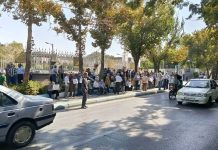 Les retraités descendent à nouveau dans la rue alors que l’effondrement économique frappe le système de santé iranien