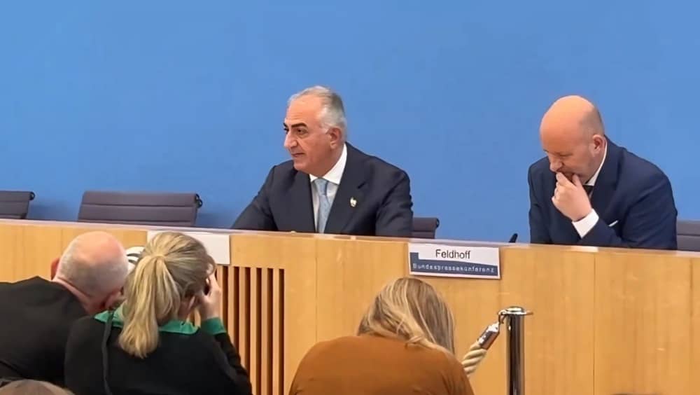 Les institutions belges font barrage à la stratégie de communication de Reza Pahlavi à Bruxelles